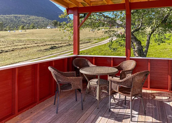 3 Bedroom Stunning In *