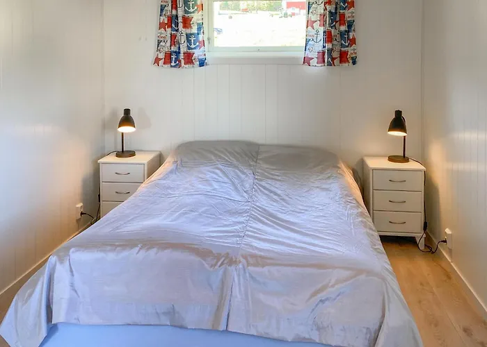 بيت للعطل 3 Bedroom Stunning In Fiksdal